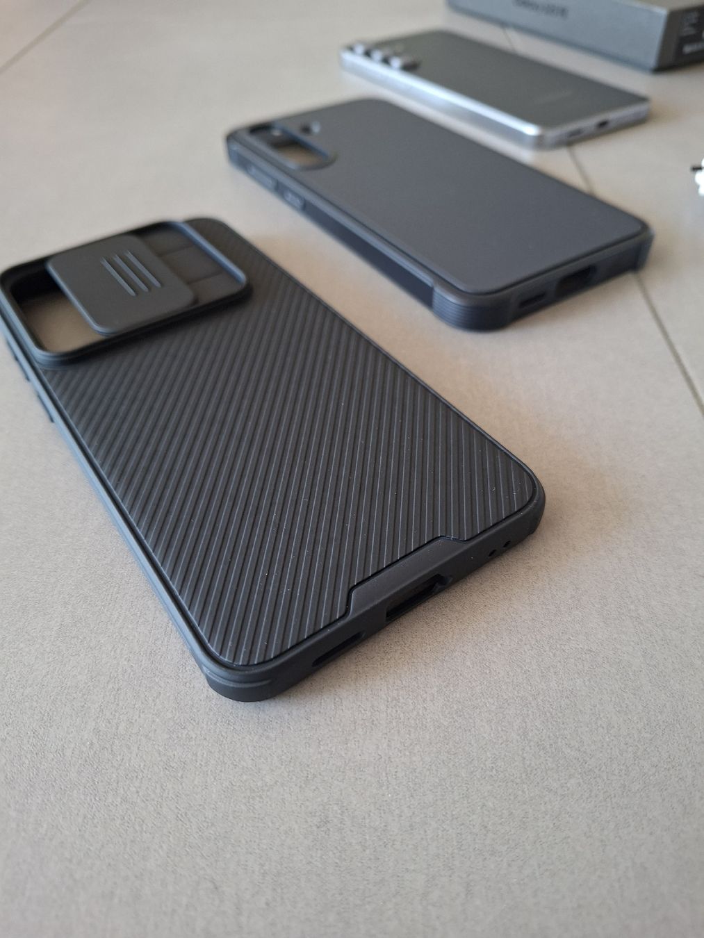 Samsung Telefoni cellulari / Smartphones: Samsung Galaxy S25FE – Nuovo (secondo la descrizione) da Teufenthal AG venduto da ChT. 4