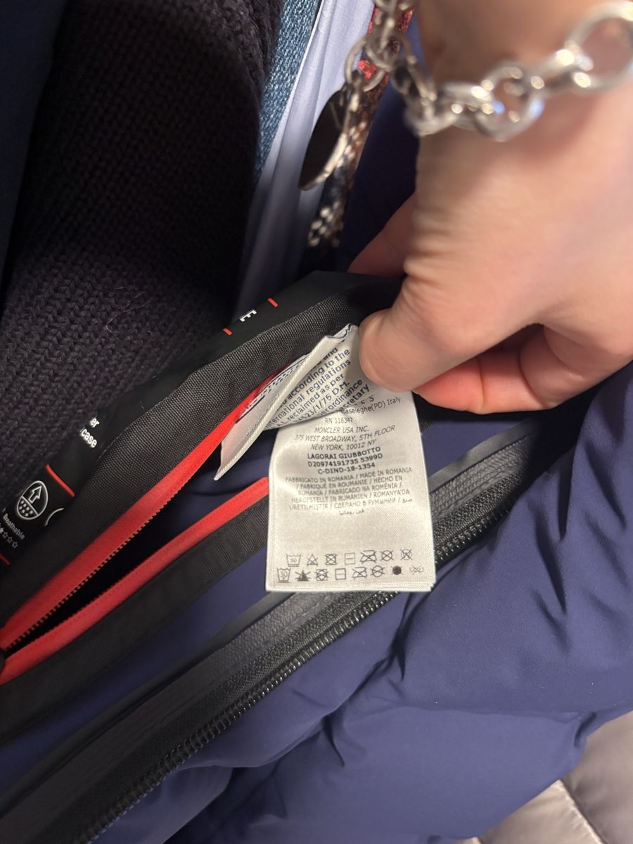 Moncler Vestes: Moncler Jacke Grenoble Blau – D'occasion à Jona par ali_w2qr 5