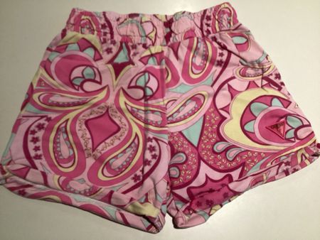Short Guess fille,élastique, fleuri, parfait pour l'été!