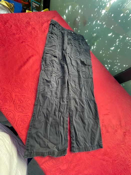 H&M Pantaloni: Kinder Cargo Hose schwarz 170 – Usato da Bergdietikon venduto da antovale