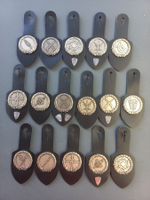 16 alte Brusttaschenanhänger, Spezialistenabzeichen
