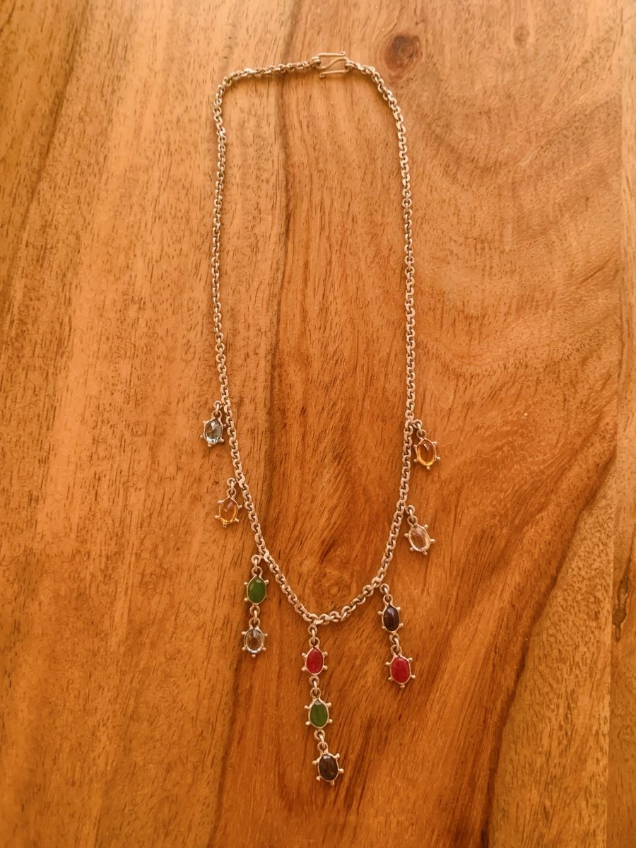 Catenine: Halskette mit farbigen Steinen Silber Top Zustand – Usato da Zürich venduto da MK124