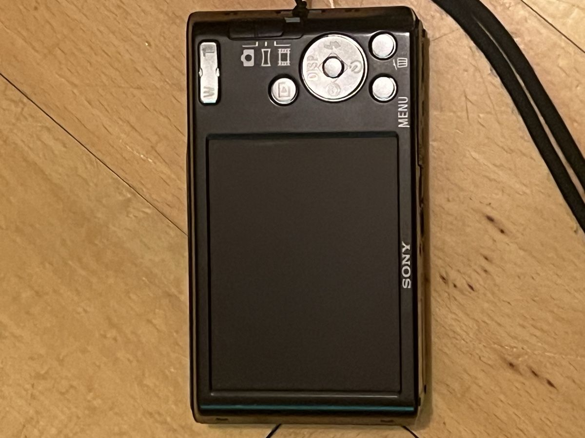 Sony Fotocamera: Sony Cyber-Shot DSC W830 – Nuovo (secondo la descrizione) da Bulle venduto da Sammobil 1