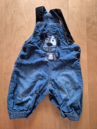 Tolle Latzhose aus Jeans, Smile, Gr. 56, Länge verstellbar