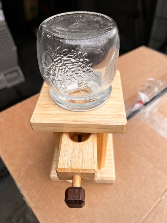 Erdnuss,Snackspender aus Holz | Kaufen auf Ricardo