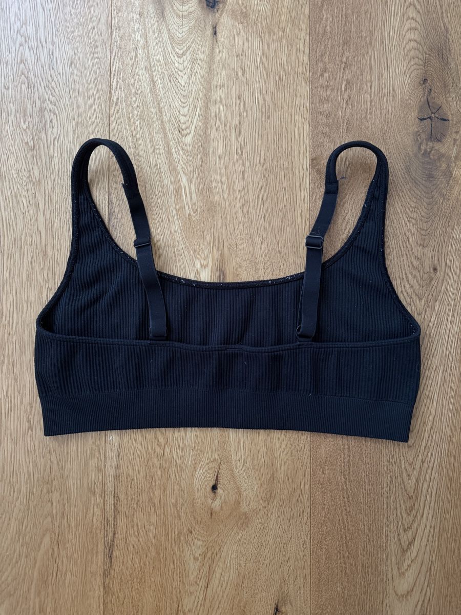 Weekday Tops: Weekday BH, Gr. S – Gebraucht aus Interlaken von fbnscl 1
