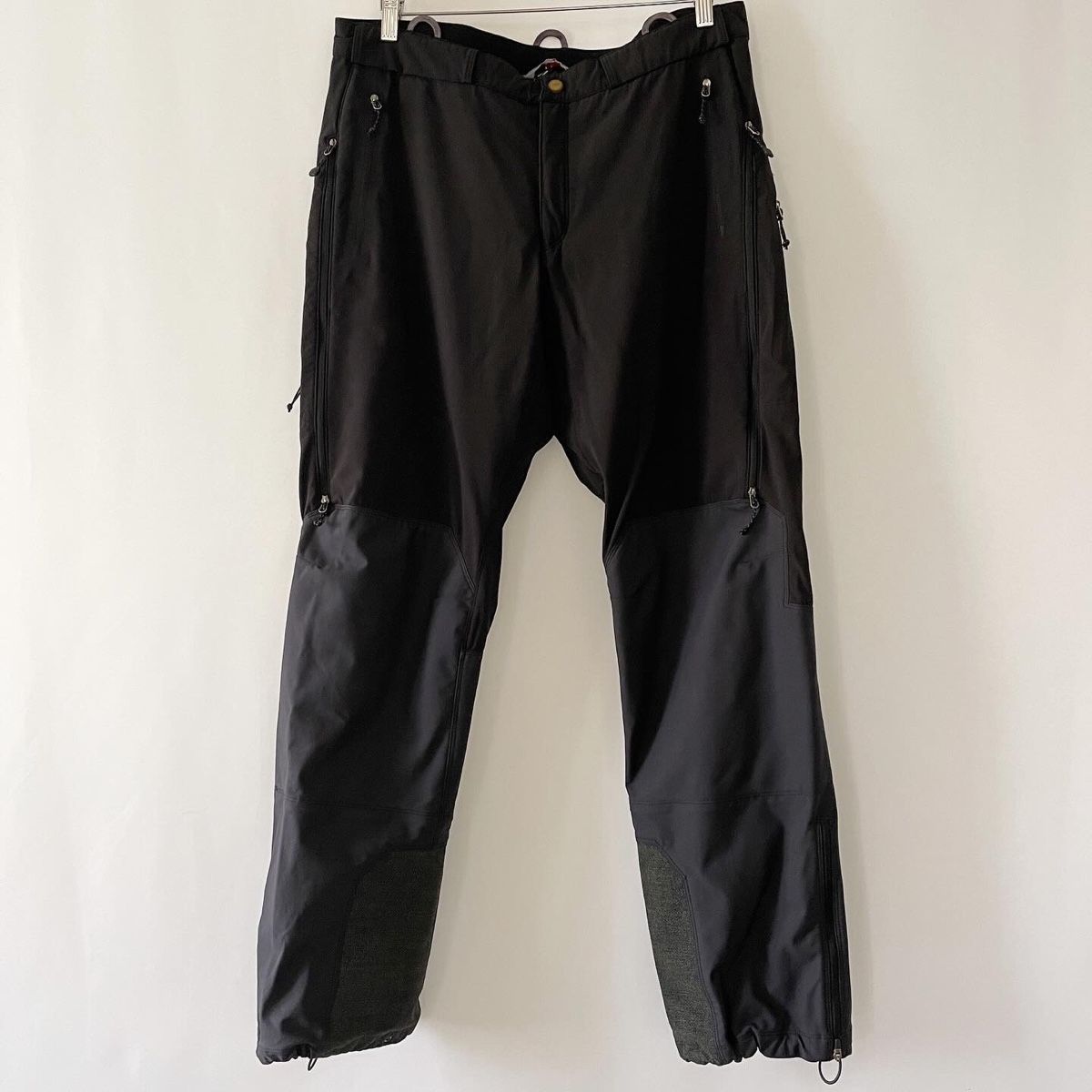 Outdoor Research Pantaloni: OUTDOOR RESEARCH Pants – Usato da Freienbach venduto da Avviivva_Shop