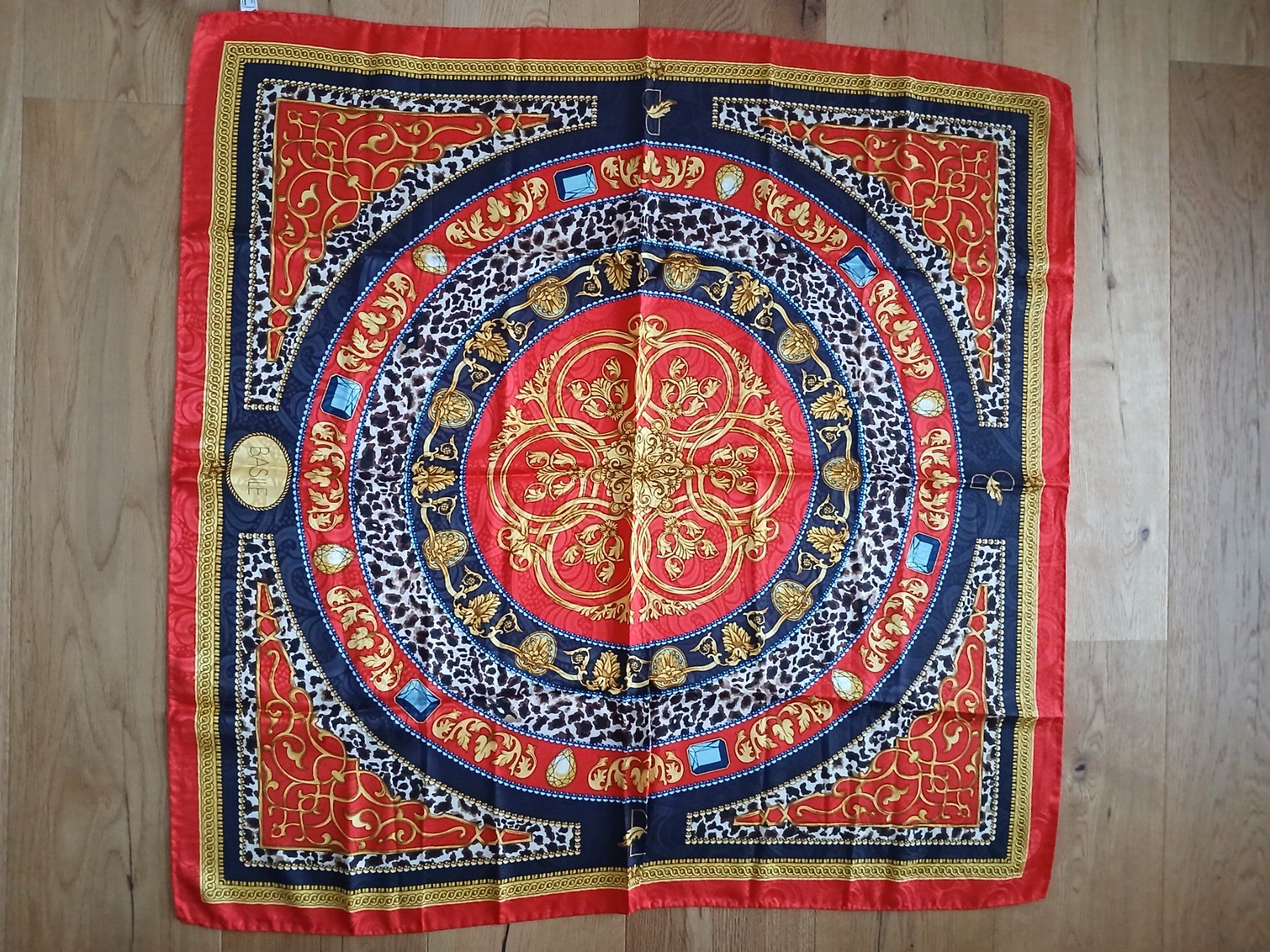 Foulards, Tücher & Schals: Foulard carré 100% seta by Basile – Neu (gemäss Beschreibung) aus Baar von fla_v78d