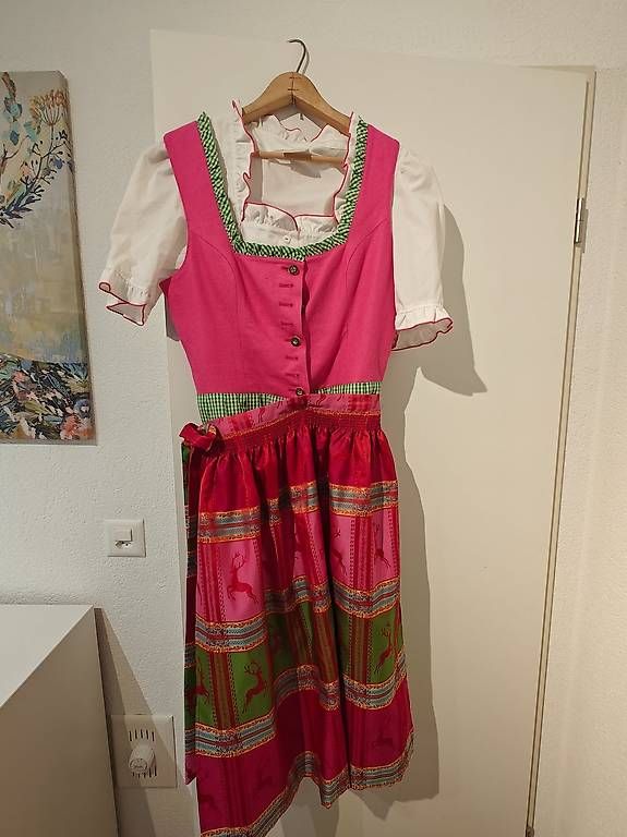 Costumi: Dirndl Gr. 38 – Usato da Gelterkinden venduto da magicmouse79 1