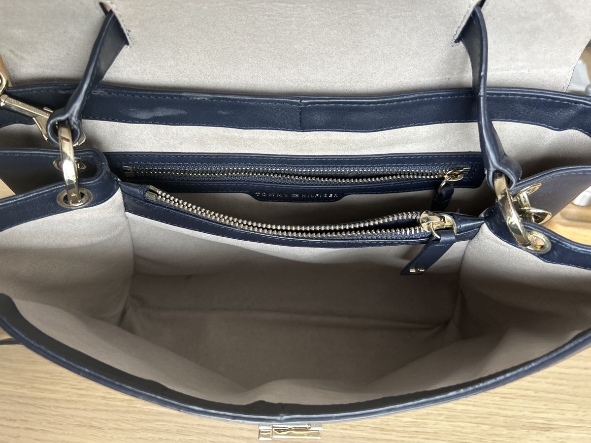 Tommy Hilfiger Taschen für Damen: Tommy Hilfiger Handtasche, Leder, Dunkelblau – Gebraucht aus Glattfelden von tiger1989 4