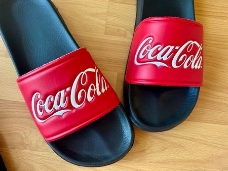 2 Shorts / Bermudas / kurze Hosen & coole Coca Cola Schuhe