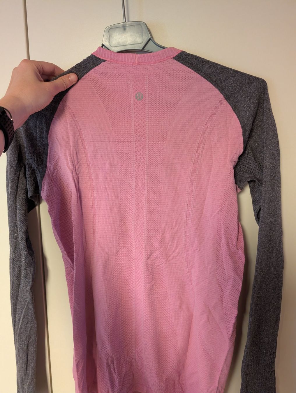 Lululemon T-shirt: lululemon long sleeve t-shirt – Usato da Zermatt venduto da msz_nb9h 2