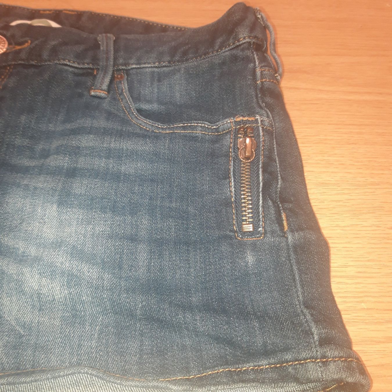H&M Pantaloni: Jeanshotpants – Usato da wolfertswil venduto da februartag 1