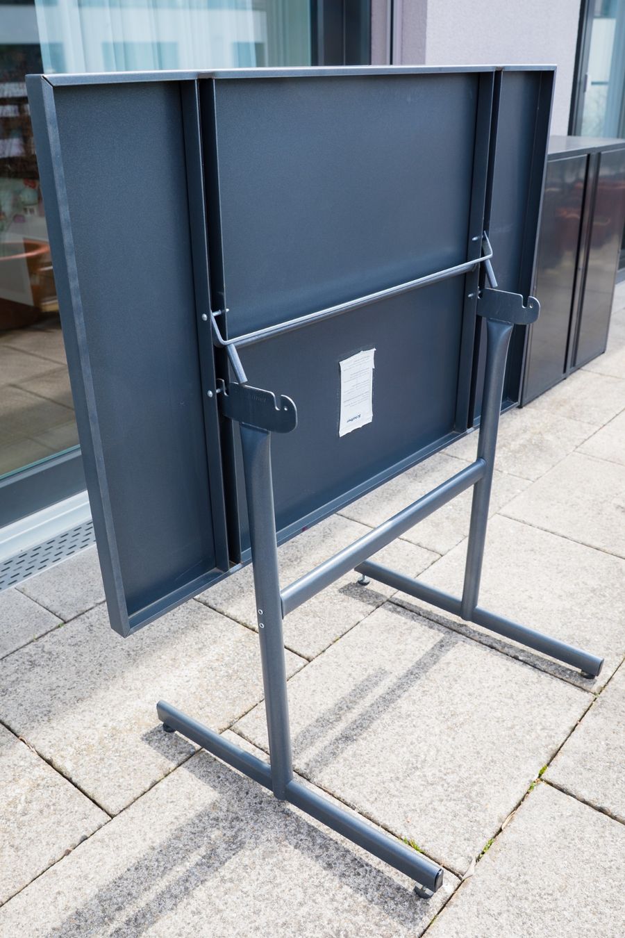 Schaffner Tische: Schaffner Metalltisch 100x65cm – Gebraucht aus Winterthur von  1
