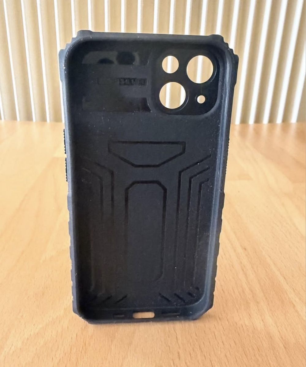 Cover & Protezioni schermo: Coque iPhone 13 robuste avec support intégré – Nuovo (secondo la descrizione) da Crans VD venduto da choukye
