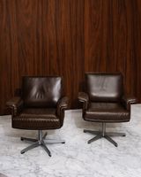 LOT DE 2 FAUTEUILS DS-35