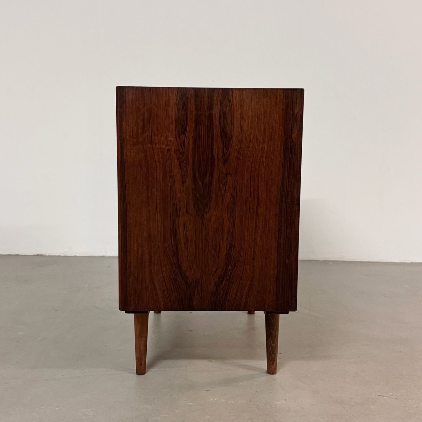 Cassettiere: MCM palisander Kommode Vodder Denmark 60s – Usato da Basel venduto da MidMod20C 4