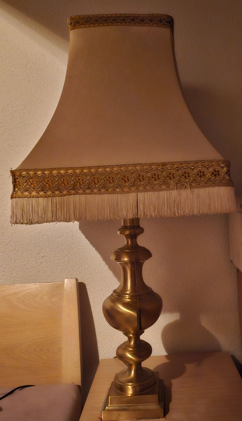 Lampade: Lampe mit Messingsockel – Usato da Herzogenbuchsee venduto da Numis25