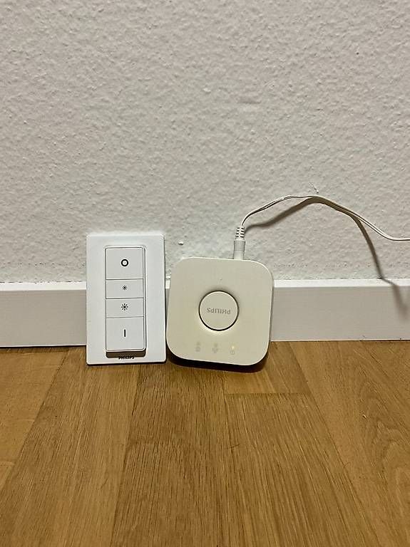 Sistema di controllo: Philips Hue Bridge & Dimmschalter zu verkaufen – Usato da Adlikon b.Regensdf venduto da Diogo.faria