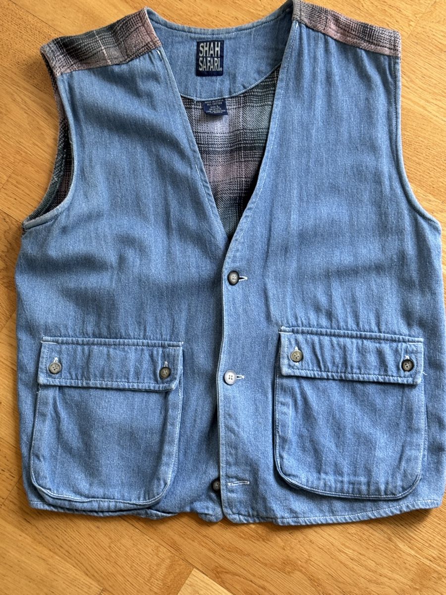 Gilets & Westen: Vintage Jeansweste – Gebraucht aus Zürich von megan.caprez
