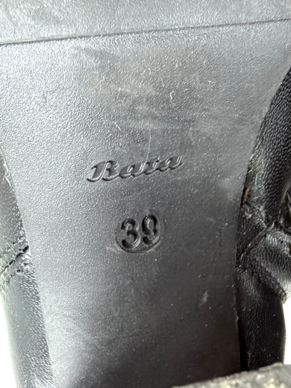 Damenschuhe: Bottines Bata cuir noir. Pointure 39 – Gebraucht aus Cossonay-Ville von PatineDuTemps 1