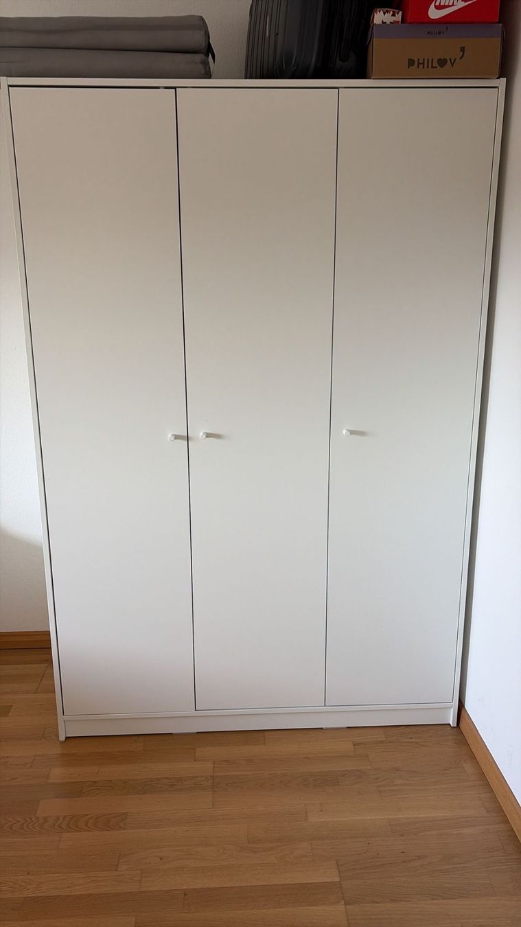 Ikea Schränke: Weisser Ikea Schrank Kleppstad – Gebraucht aus Zürich von ale_lm9g