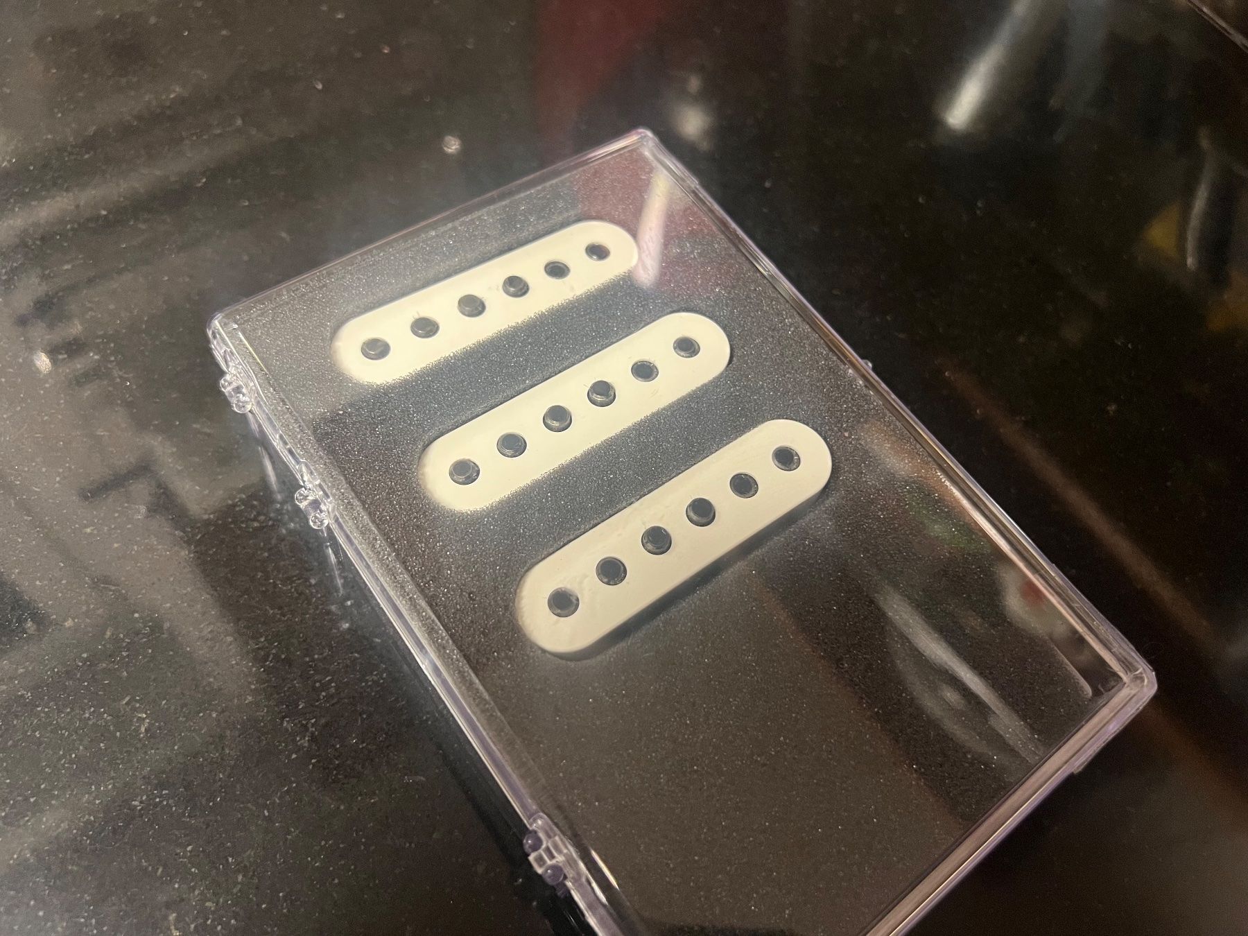Fender Strumenti musicali: Fender Custom Shop Handwound Fat 60s Stratocaster Pickup Set – Nuovo (secondo la descrizione) da Giubiasco venduto da telecaster0041 2