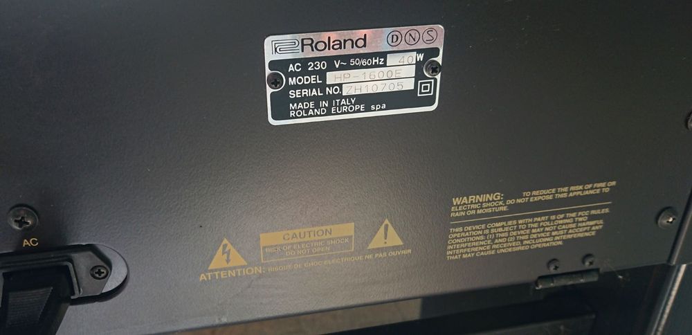 Roland hp deals 1600