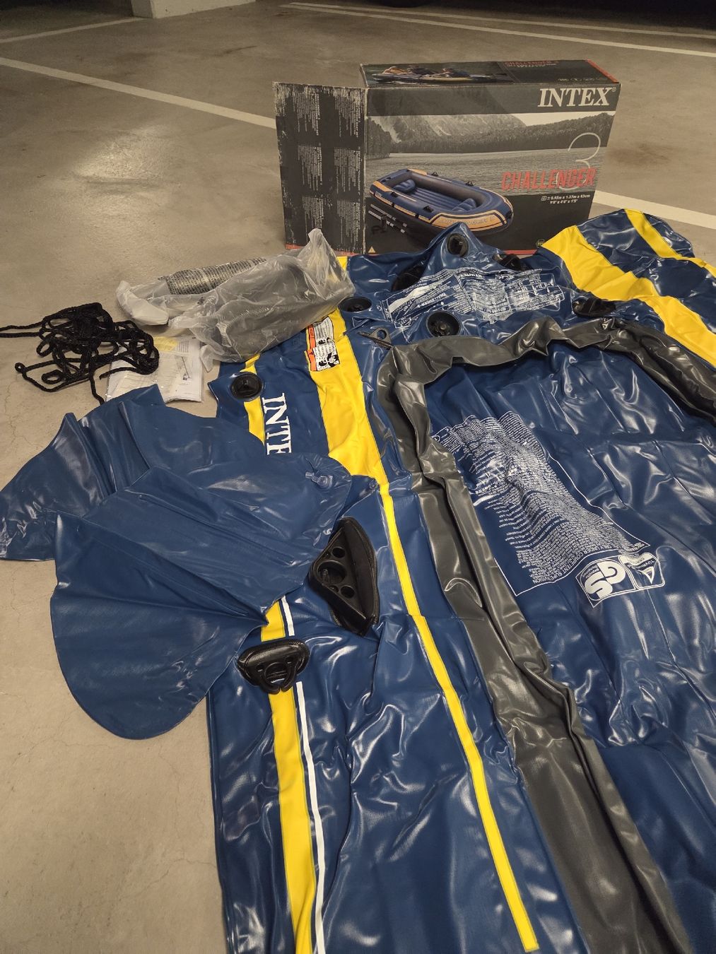 Bateaux: Intex Challenger 3 inflatable boat set max 320KG – Neuf (Voir description) à Zürich par adibloech 4