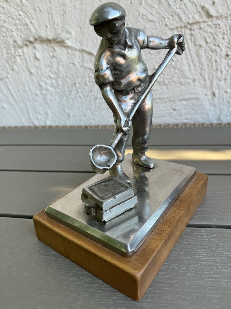 Skulpturen & Statuen: 🔥DDR Statuette Eisengießer Statuette eines Eisengießers Gus – Gebraucht aus Morges von SevArt 1