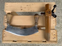 schönes Wiegemesser und Zapfhahn