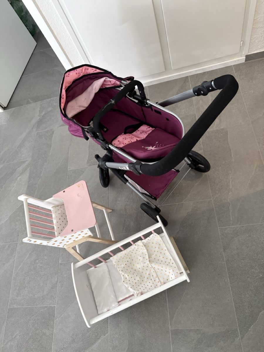 Carrozzine per bambole: Doll's Stroller, High Chair and Bed Set - Great Condition – Usato da Oberglatt ZH venduto da Sale12