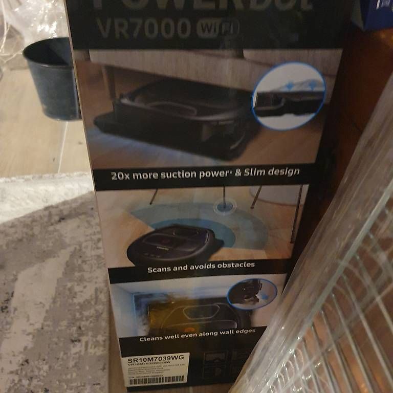 Aspirapolveri & Accessori: Robot Aspirateur SAMSUNG powerbot VR7000 – Usato da Corcelles-le-Jorat venduto da Fashion_Unfold