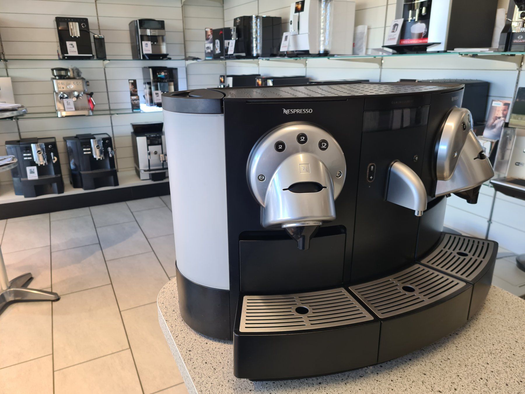 Nespresso Gemini CS200 Pro (D'occasion) à Tegerfelden pour CHF 790 – avec livraison | Acheter sur