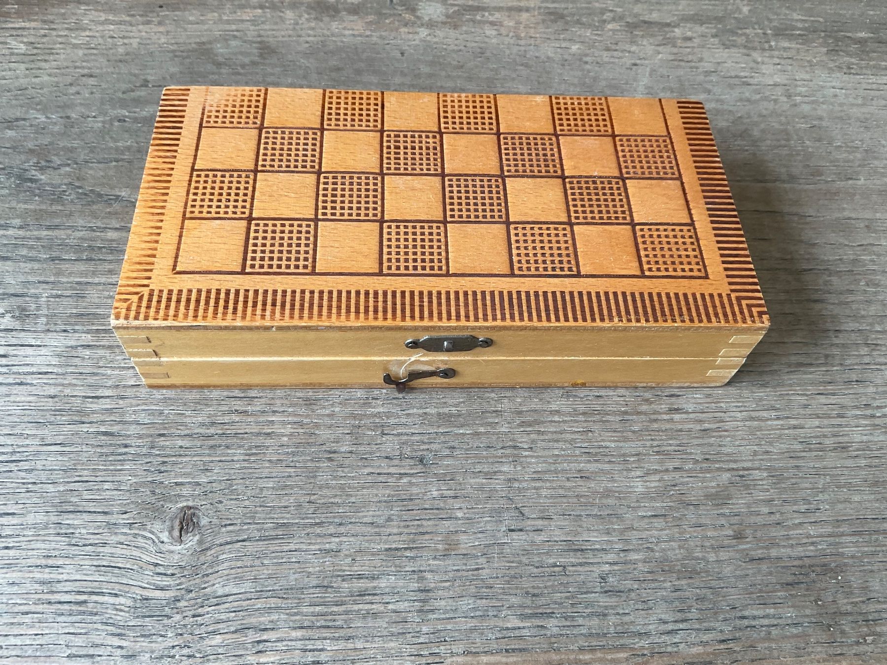 Giochi: Vintage Reiseschach Schach VERSAND 10.- – Usato da Aarau venduto da Schnabeltier01