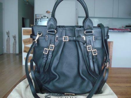 Burberry Handtasche Leder schwarz seltenes Modell, Neuwertig