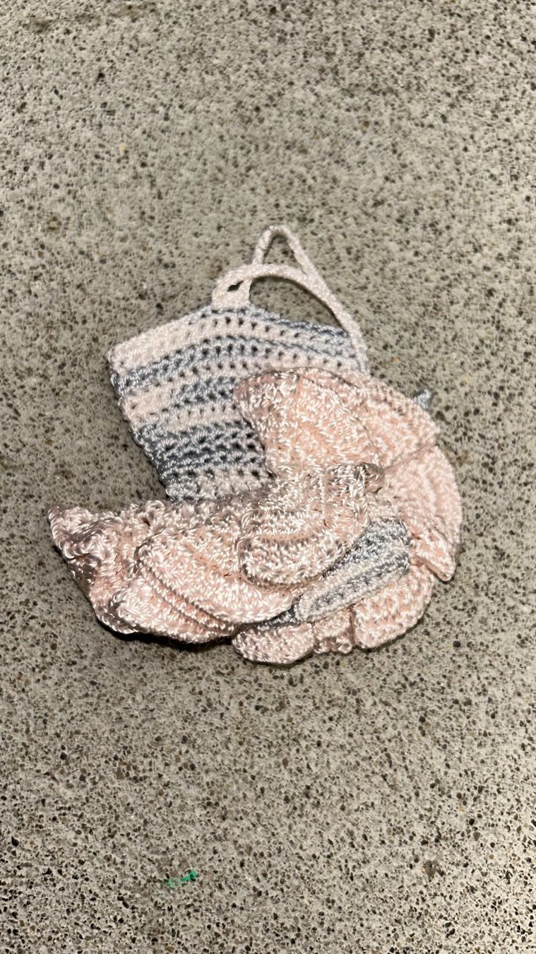 Poupées: Gestricktes Barbiekleid - Handmade – D'occasion à Safenwil par 2hand_aber_wertvoll