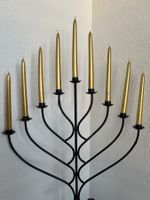 Grosser Kerzenständer aus Metall, schwarz, neun Kerzen