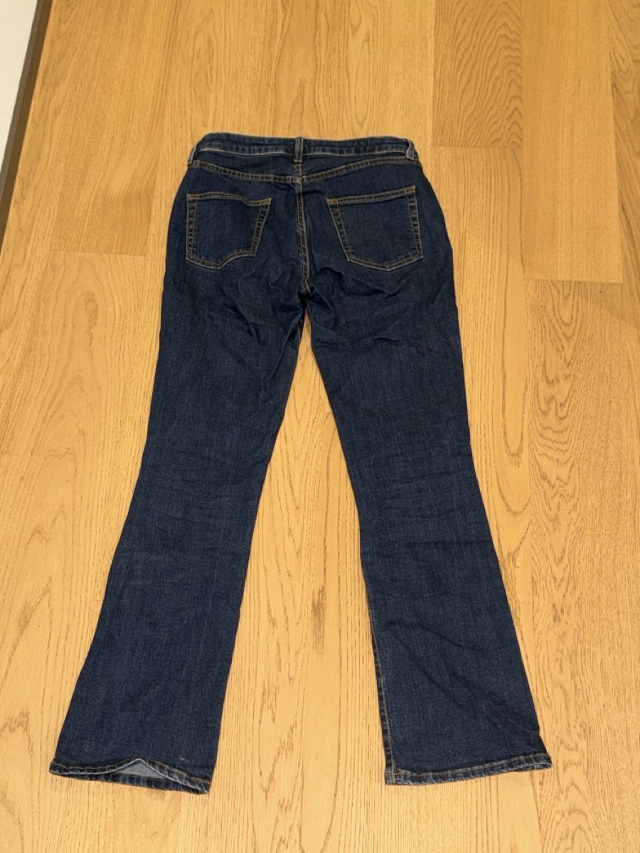 Jeans: 8byYoox dark blue flared denim – Gebraucht aus Zürich von VittoDS 1