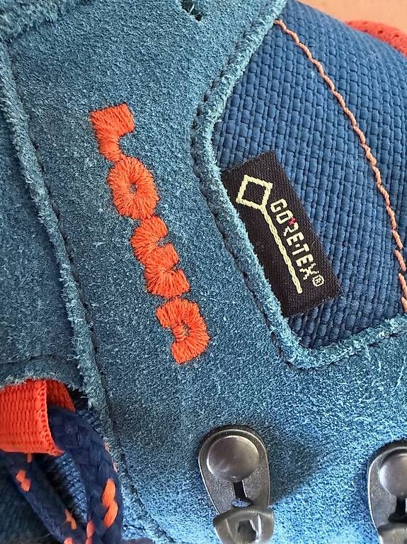 Lowa Scarpe per ragazzi: Wanderschuhe der Marke Lowa, Gr. 36 – Usato da Zürich venduto da DanaM 2