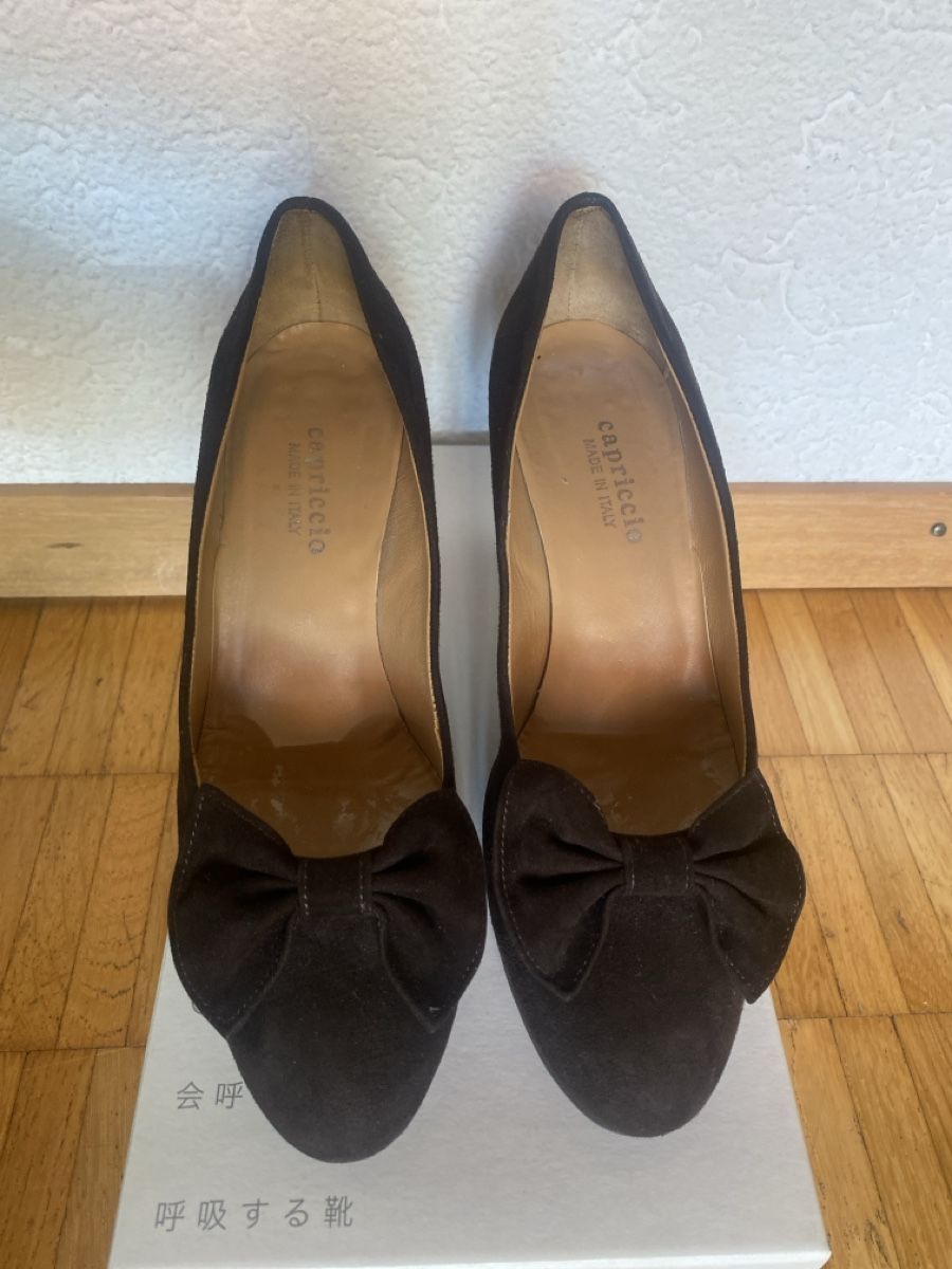 Scarpe da donna: Capriccio wunderschöne Pumps mit Masche Gr.e39 – Usato da Pfäffikon SZ venduto da Anita8808 1