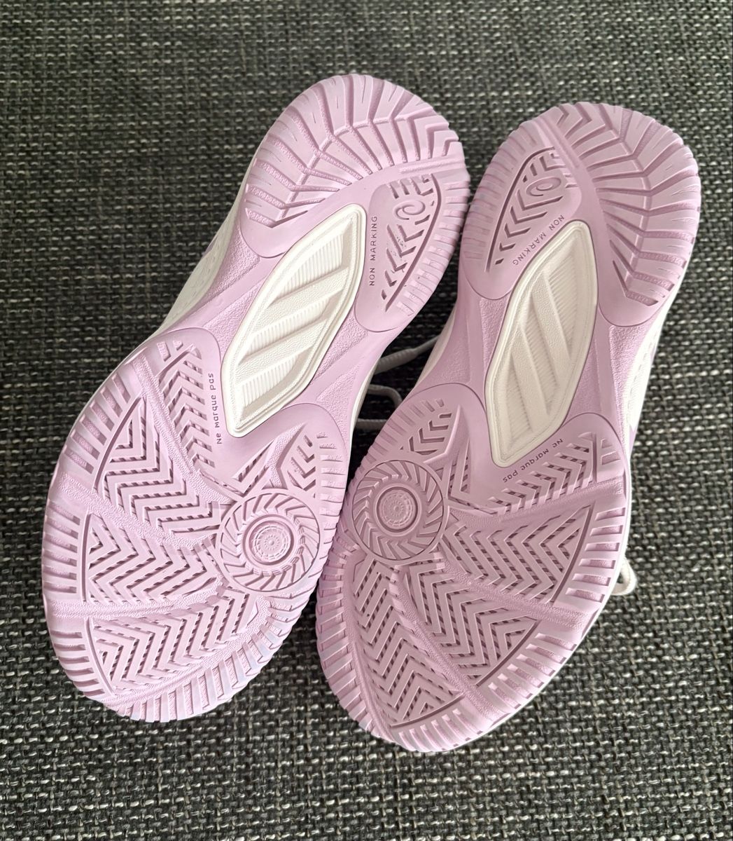 Asics Scarpe per ragazze: Asics (Hallen-)Turnschuhe Gr. 35 – Usato da Bülach venduto da Zwingol 2