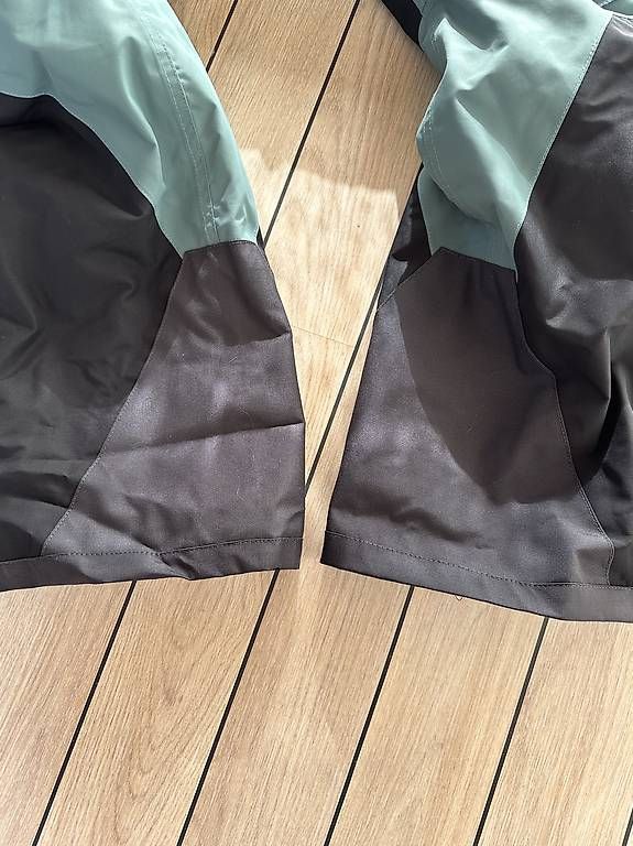 Montec Hosen: Montec Latz Skihose Grösse S – Gebraucht aus Engelberg von Best_price_78 1