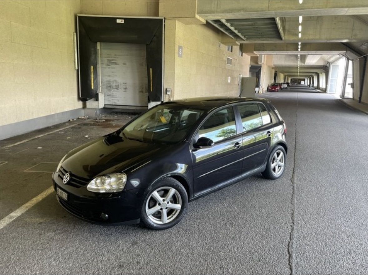 VW Automobili: VW Golf 5 2.0 4 Motion - 8fach bereift – Usato da Suhr venduto da albi-34 4