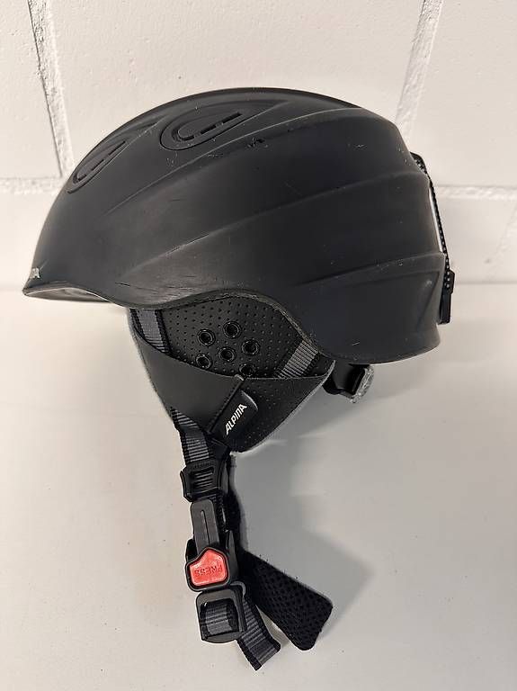 Casques: Alpina Skihelm 54-57 cm – D'occasion à Kastanienbaum par JuniorP.