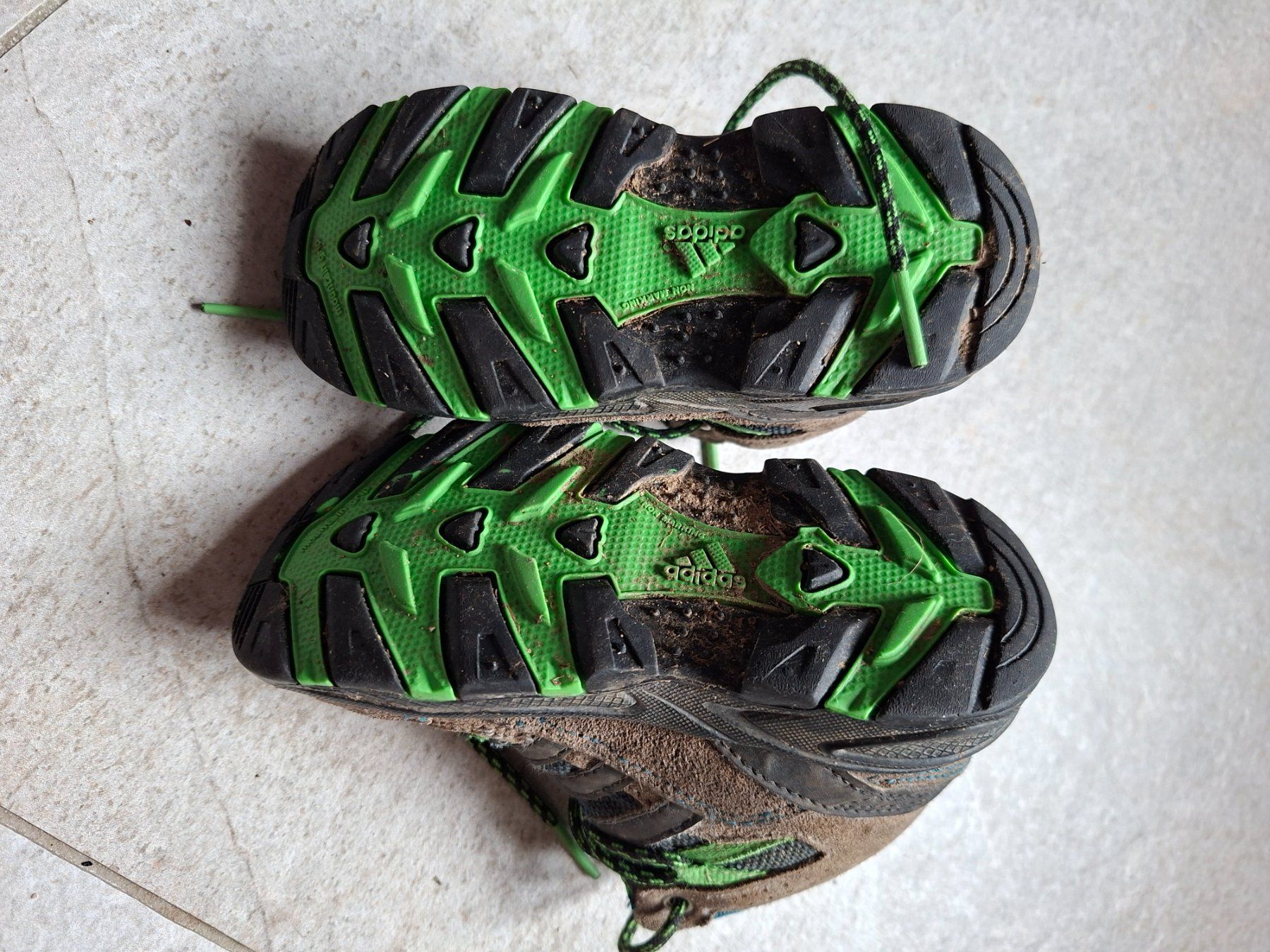 Adidas Chaussures garçon: Chaussures de marche taille 25 – D'occasion à Montmollin par islachat 2