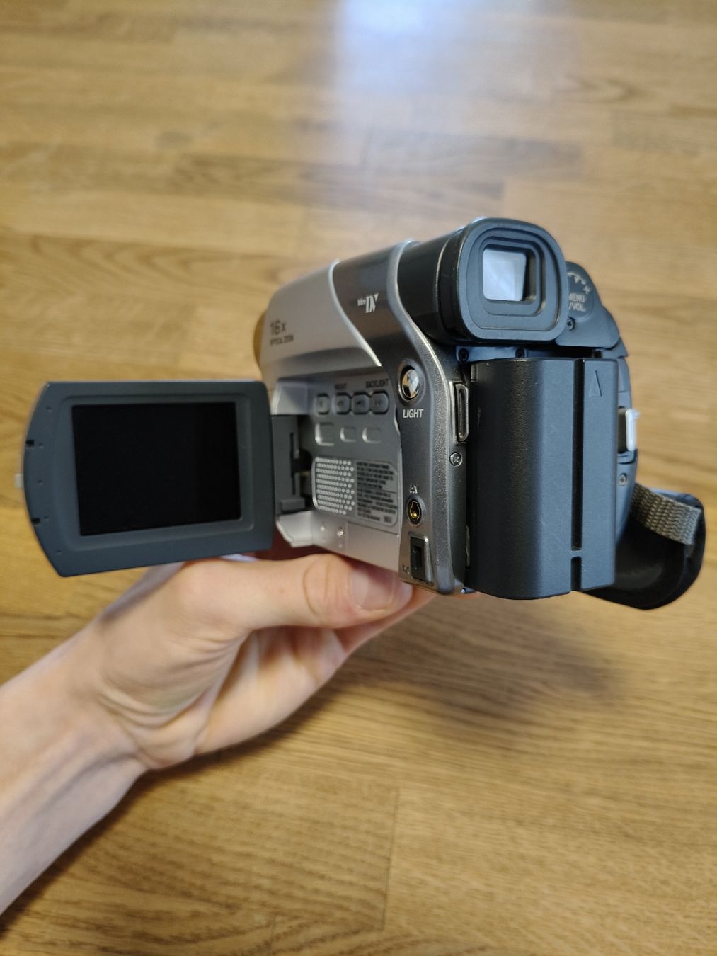 JVC Camcorder: JVC Videokamera GR-D23E MiniDV DEFEKT – Defekt aus Wichtrach von Pentium98 2