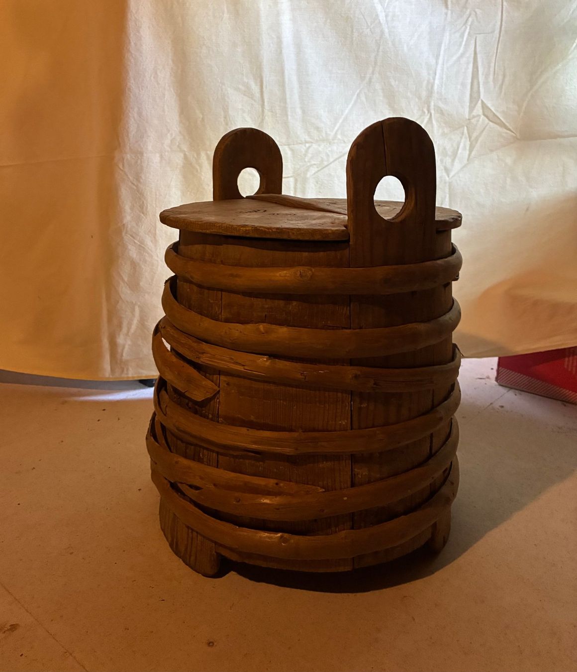 Holzartikel: Holzfass mit Deckel – Gebraucht aus Uznach von Kas-Fri 2