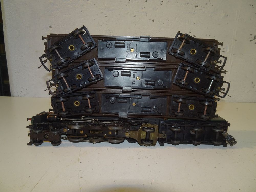Tri ang Zug Lokomotive 70000 und 3 Personenwagen HO | Kaufen auf Ricardo
