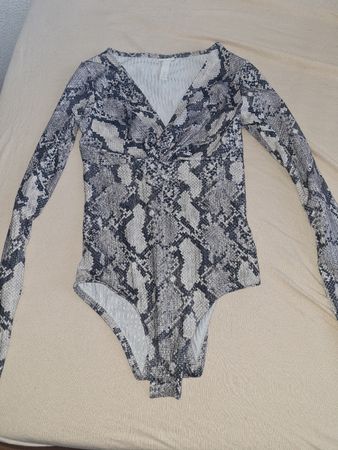 Schlangenmuster Body von H&M, Grösse XS. Neuwertig!